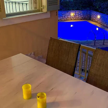 ヴィラ Olga With Private Pool By Dadovillas *
